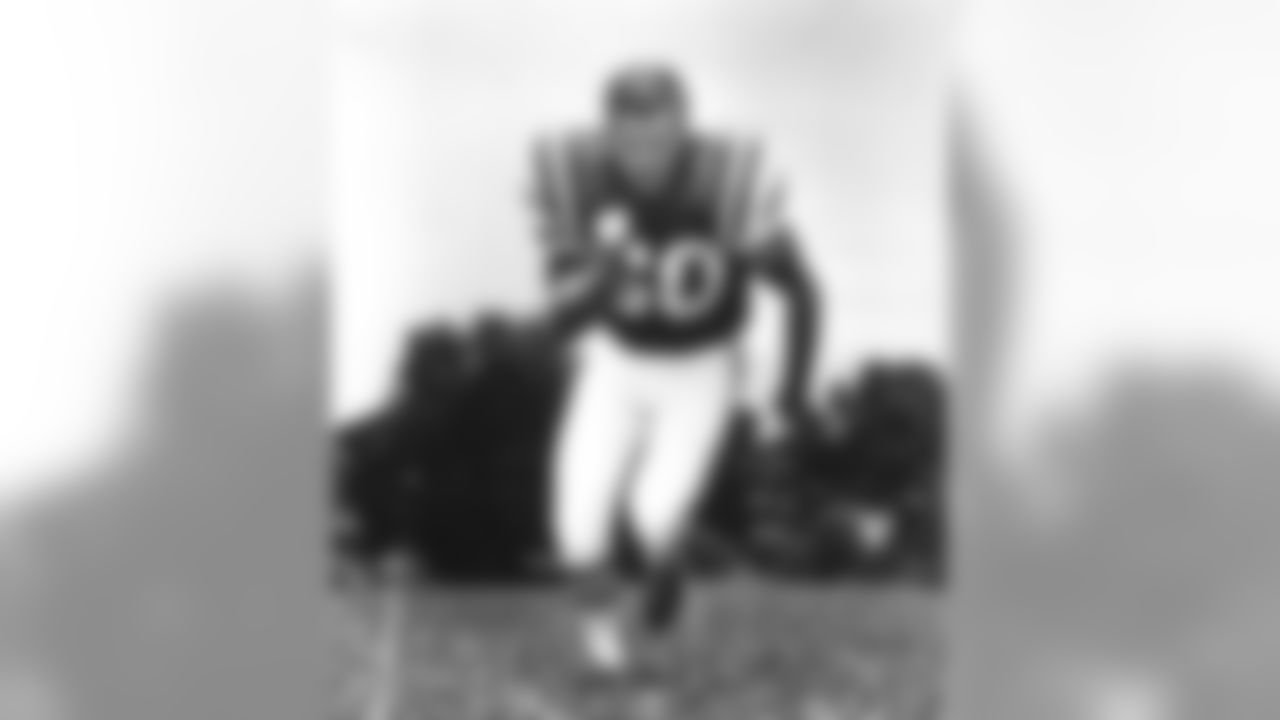 #60 LB- Larry Grantham (1960-1972)
