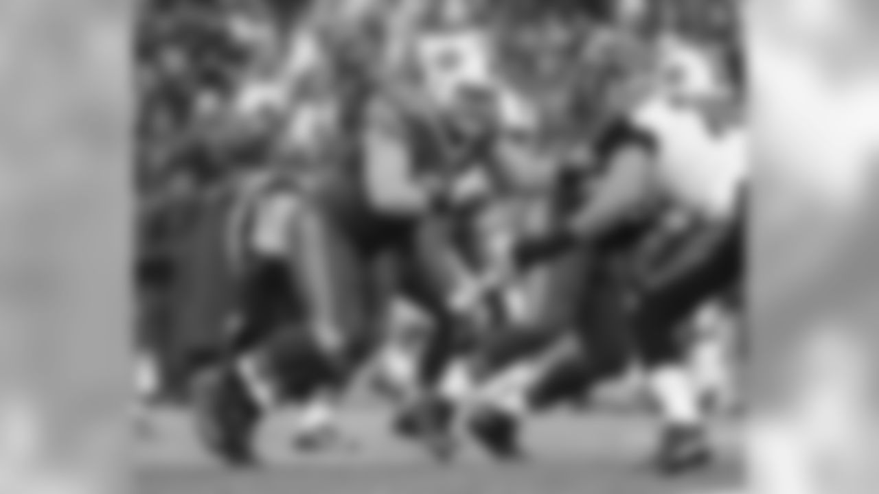 DT Kyle Williams