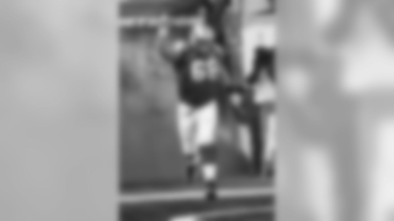 Matt Slauson Photos
