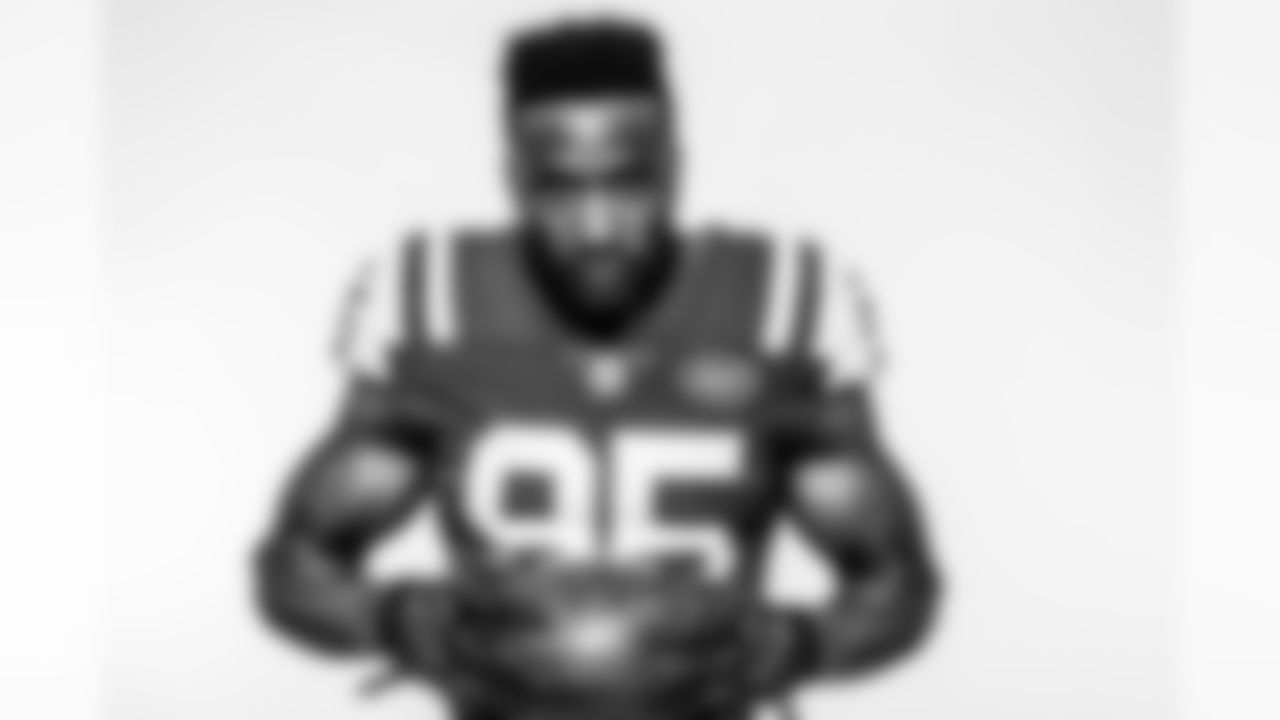 Appeared in 15 games for the Jets on defense and special teams in 2016.