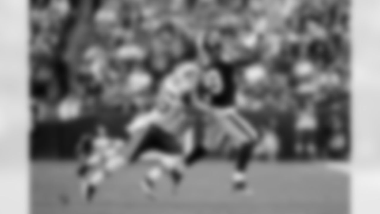 Jim Leonhard Photos