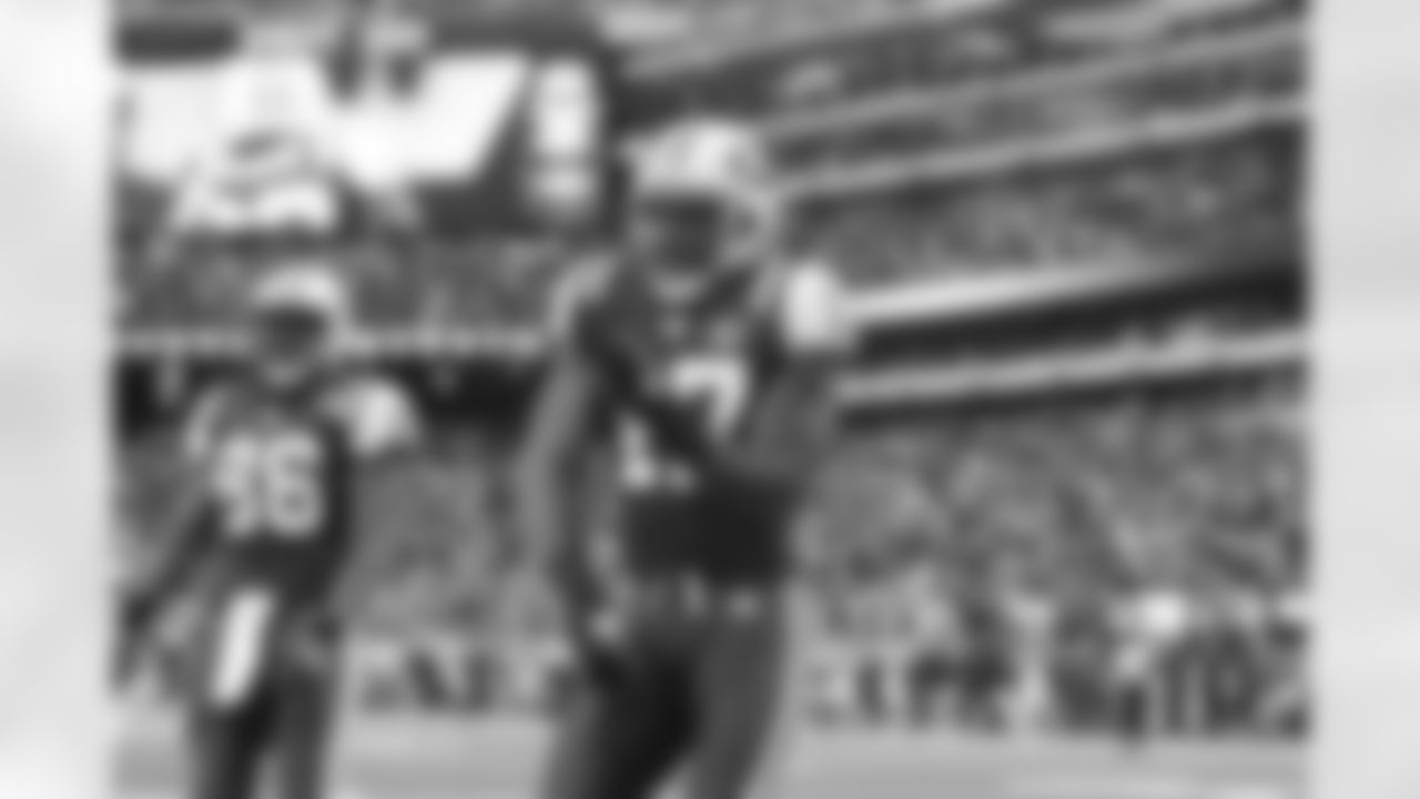 2010 Week 17 Jets vs Bills Game Photos