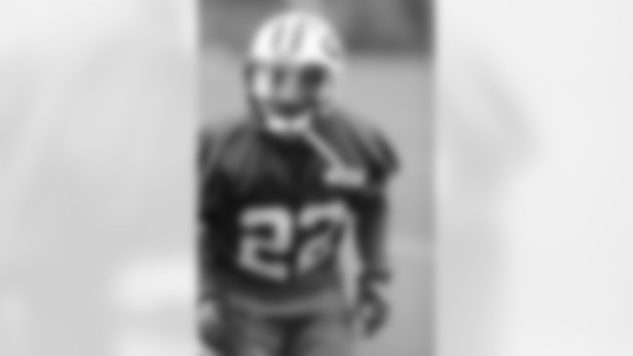 Last season with the Browns, McFadden made 16 appearances and two starts, including 13 tackles and one pass defensed. He also had three sacks during his career.