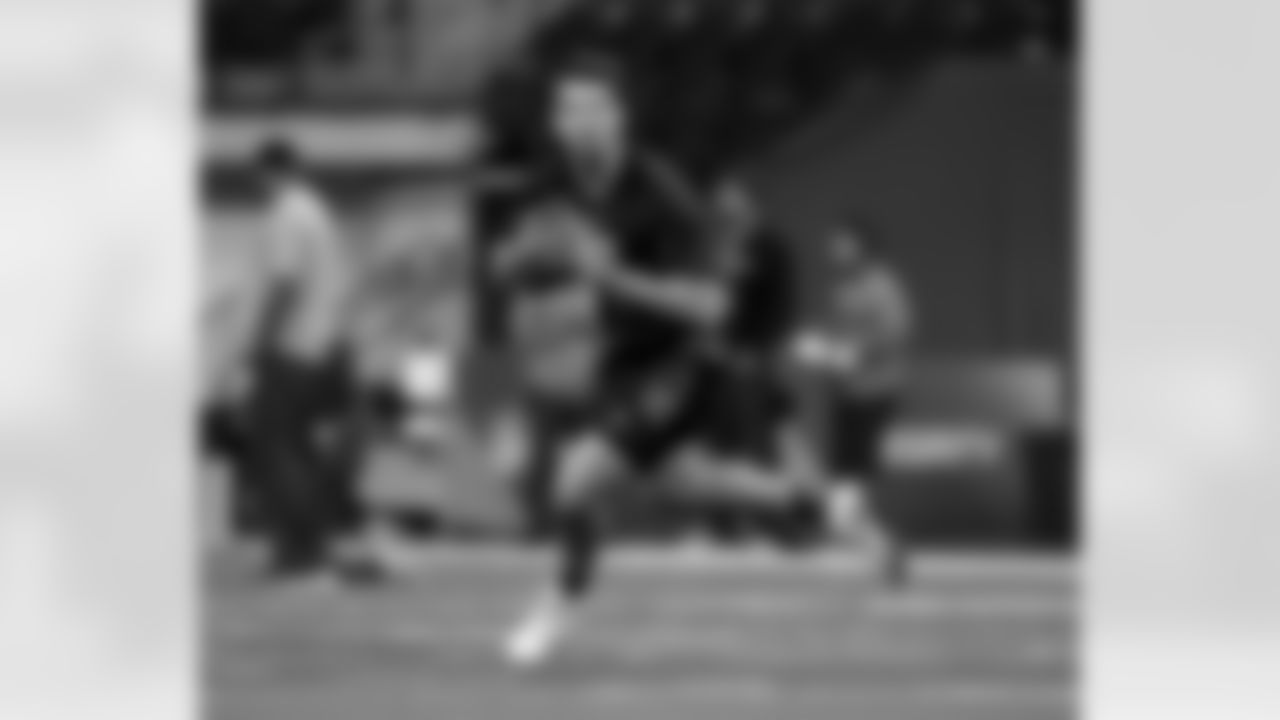 QB Paxton Lynch, Memphis (6'7, 244)