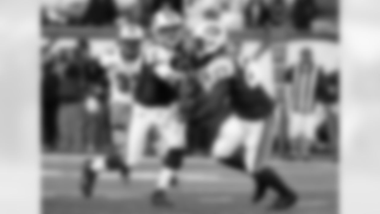 2011 Regular Season Week 6 Jets vs. Dolphins Game Photos