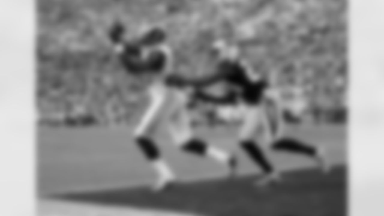 WR Kenny Britt