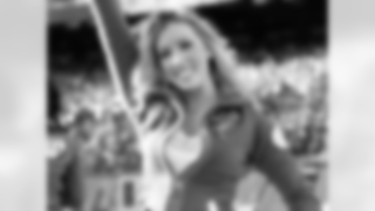 2009 Week 11 Jets vs Panthers Flight Crew Photos