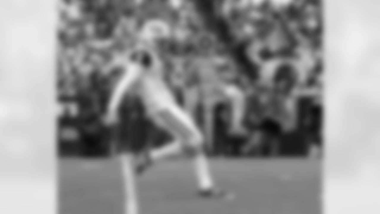 2010 Week 4 Jets at Bills Game Photos
