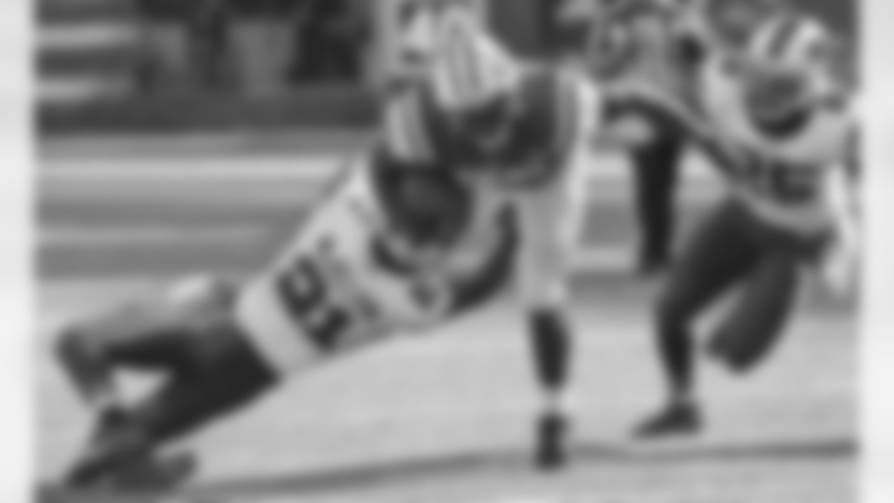Hill wasn't the only one to find success vs. the Bills defense though. RB Bilal Powell set his career high with 149 rushing yards when we hosted Buffalo Week 3.