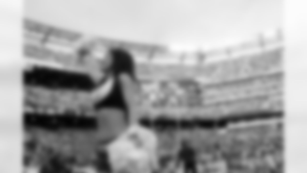 New York Jets Flight Crew: Jets vs Bills