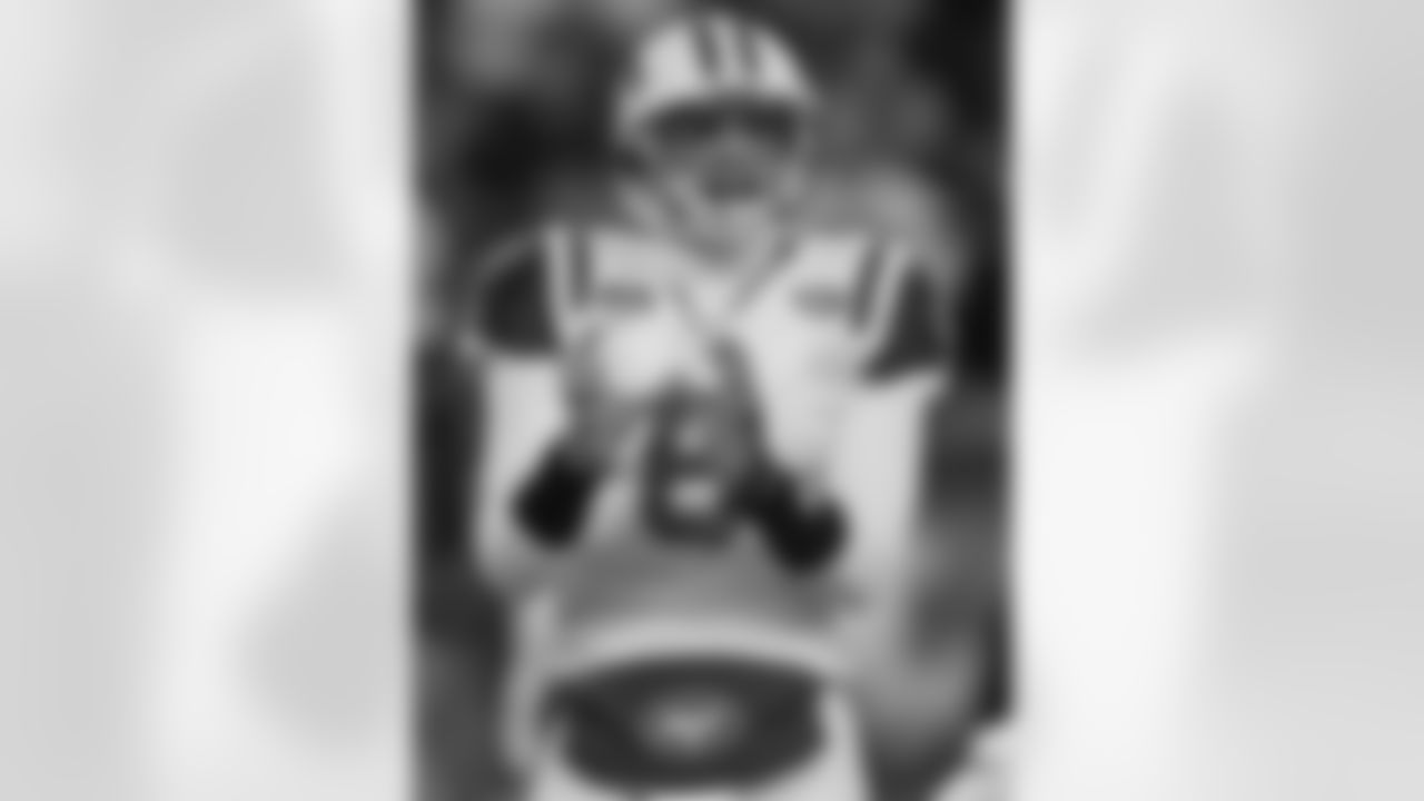 2009 Week 11 Jets at Patriots Photos