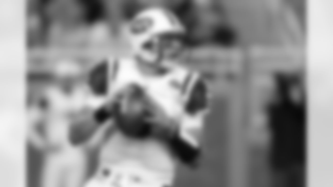 2010 Week 9 Jets vs Lions Game Photos