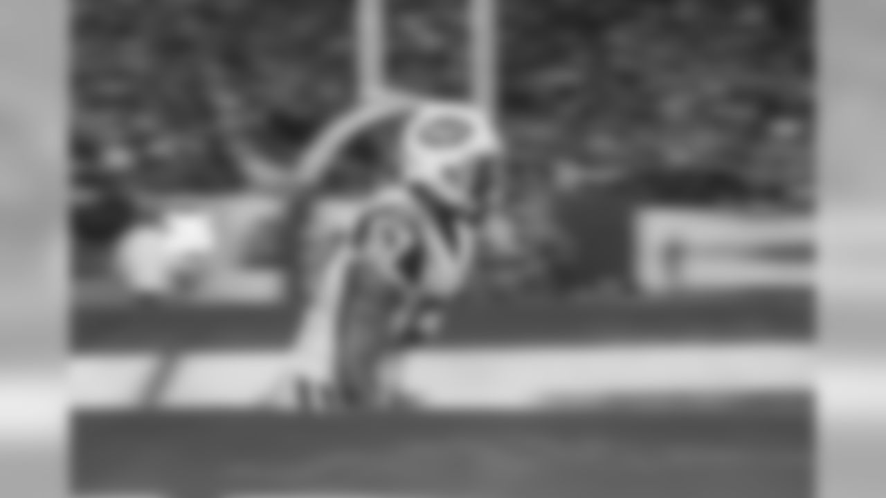 Bart Scott Photos