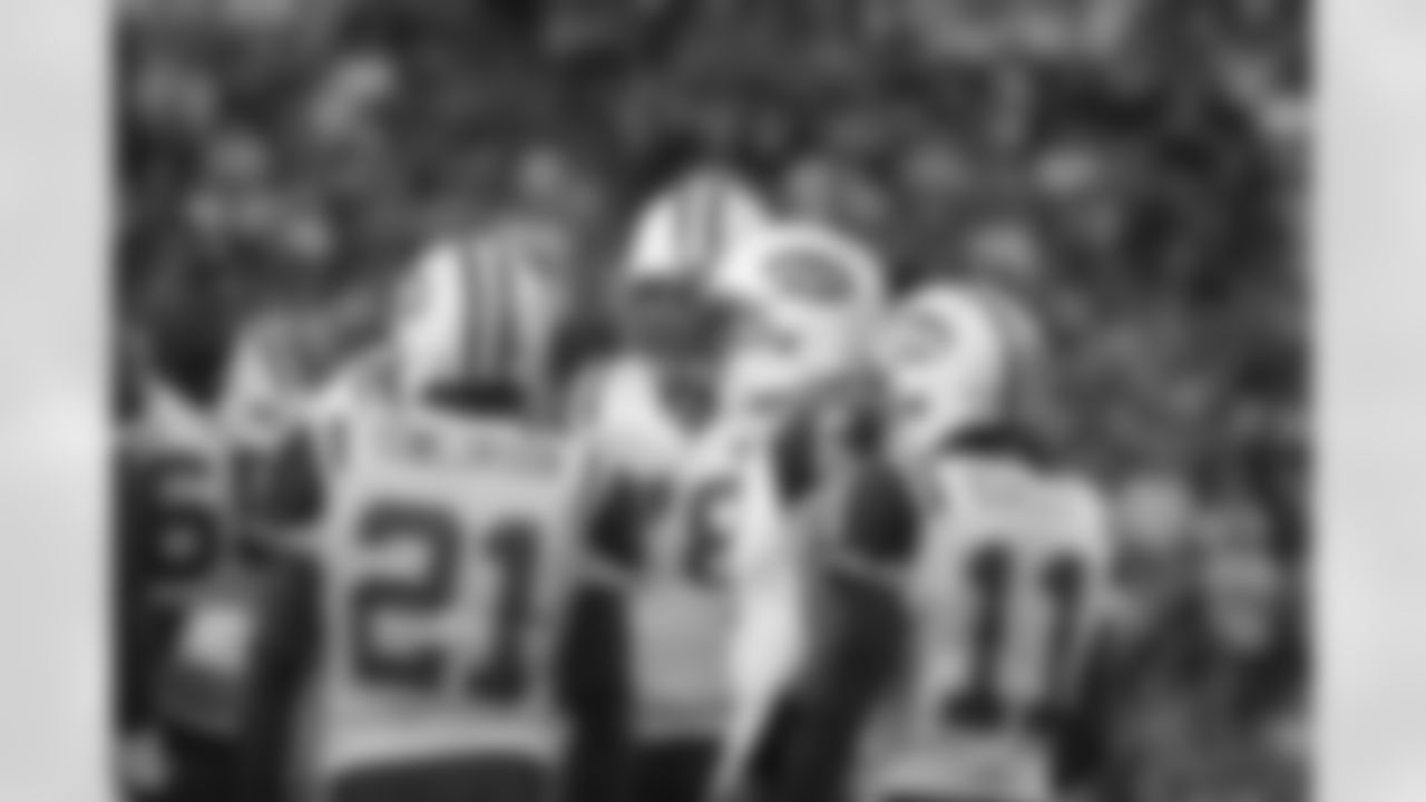 2011 Regular Season Week 5 Jets at Patriots Game Photos