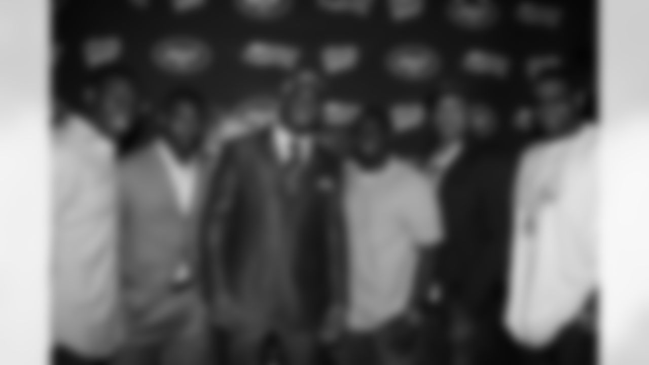 Gholston with some of his new Jets teammates