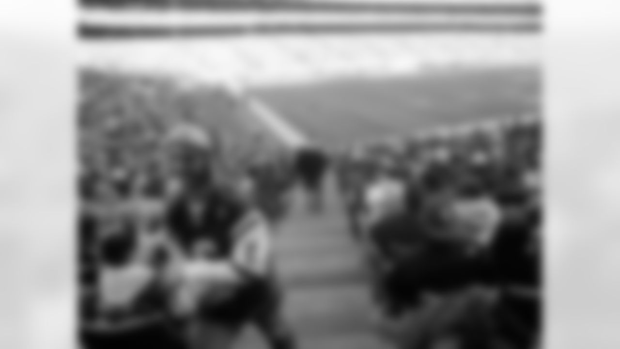 2009 Week 12 Jets vs Panthers Photos