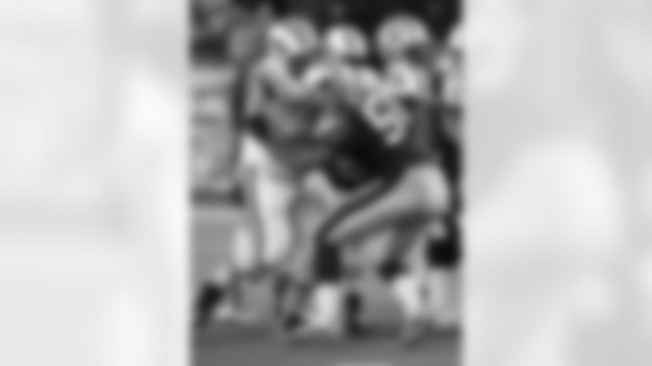 Matt Slauson Photos