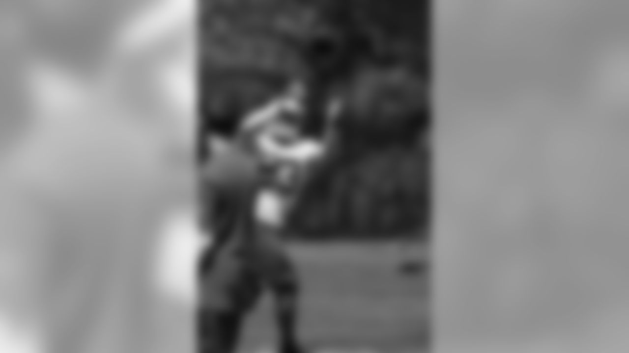 RB Shonn Greene Photos