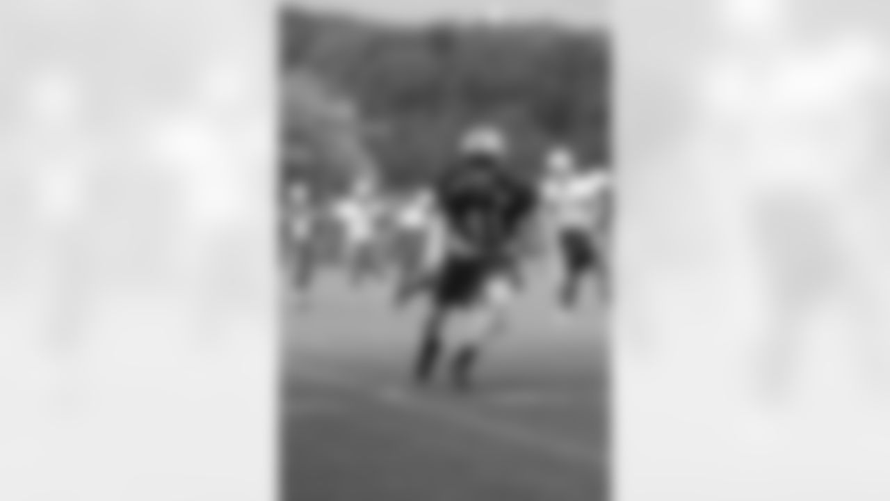 The Jets wasted no time on the first day of free agency in signing corner Buster Skrine, who showcased his talents with the Browns for four seasons and finished his Cleveland career with 47 pass defenses and 6 interceptions.