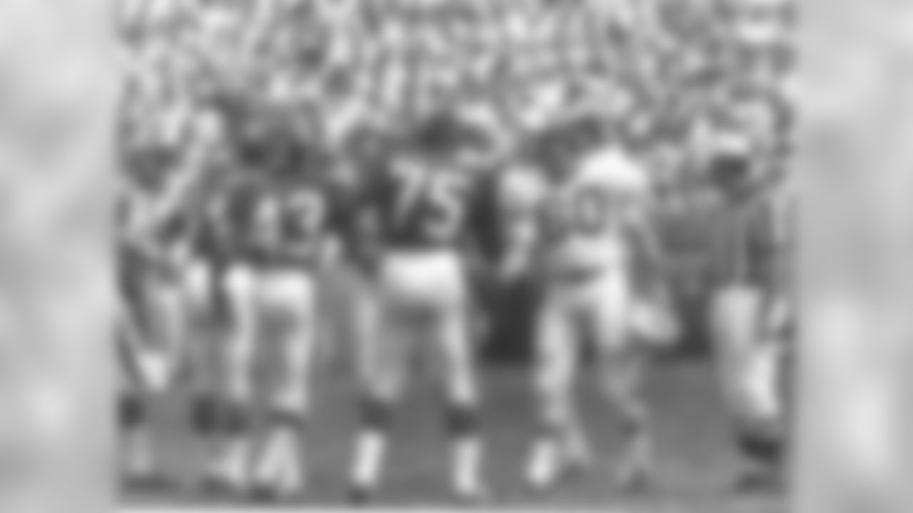 #60 LB- Larry Grantham (1960-1972)