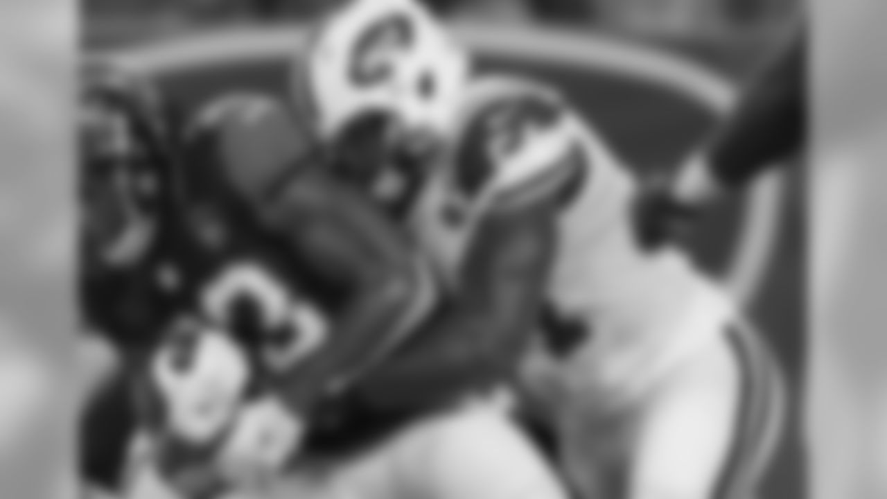 LB Bruce Carter