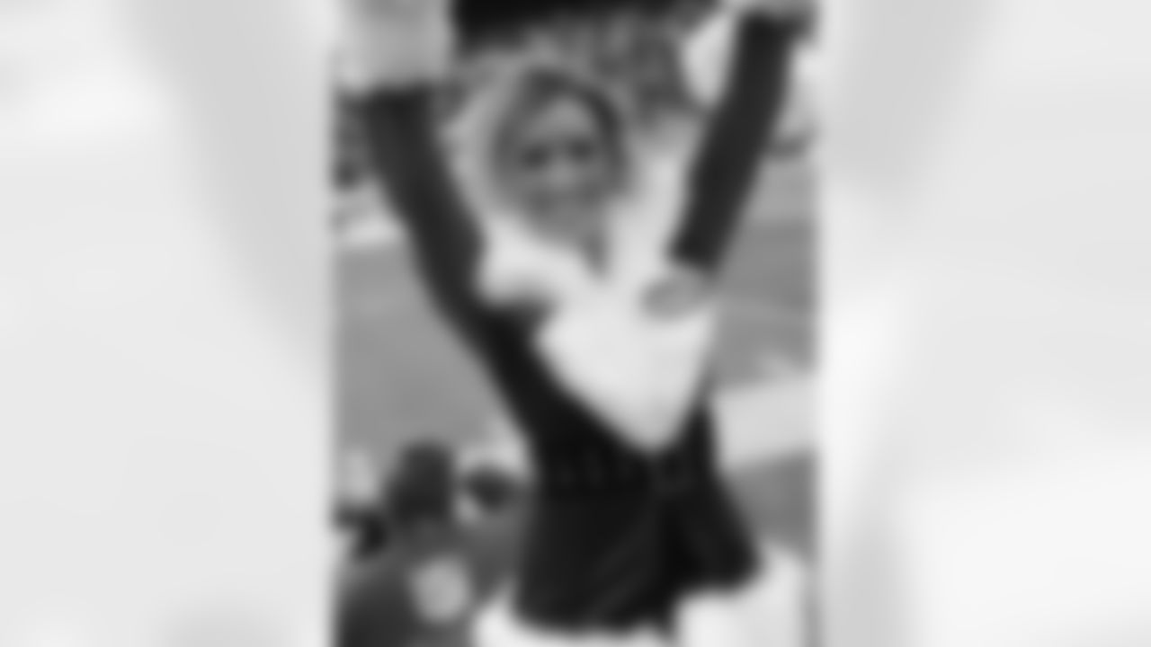 2009 Week 14 Jets vs Atlanta Flight Crew Photos