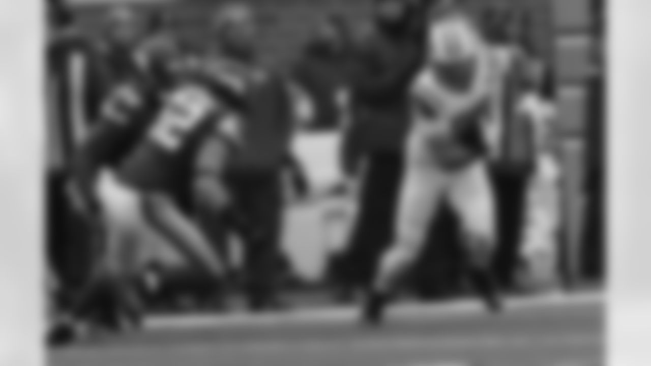 Decker is coming off one of his best performances as a Jet against the Vikings. Decker caught six passes for a season-high 89 yards. With Harvin possibly out of the lineup, he could see an increase in targets. In three games against the Titans, Decker has caught 15 passes for 165 yards and one touchdown.