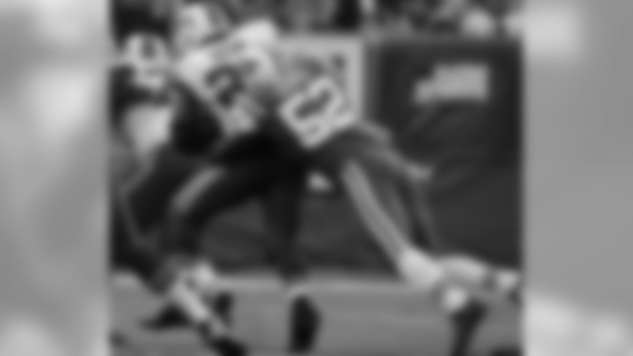 LB David Harris hasn't skipped a beat after suffering a shoulder injury Week 5 in San Diego. This week, Harris will be opposite long-time Jets assistant coach Bob Sutton, now the Chiefs defensive coordinator. Look for the ever reliable Harris to be efficient against the Chiefs.