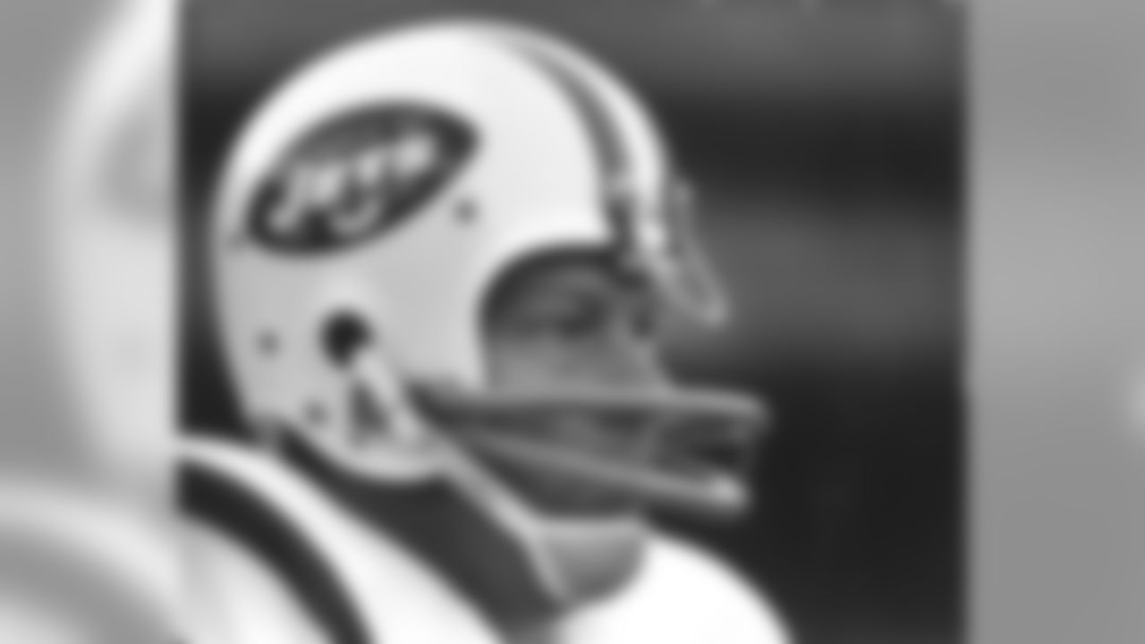 #60 LB- Larry Grantham (1960-1972)