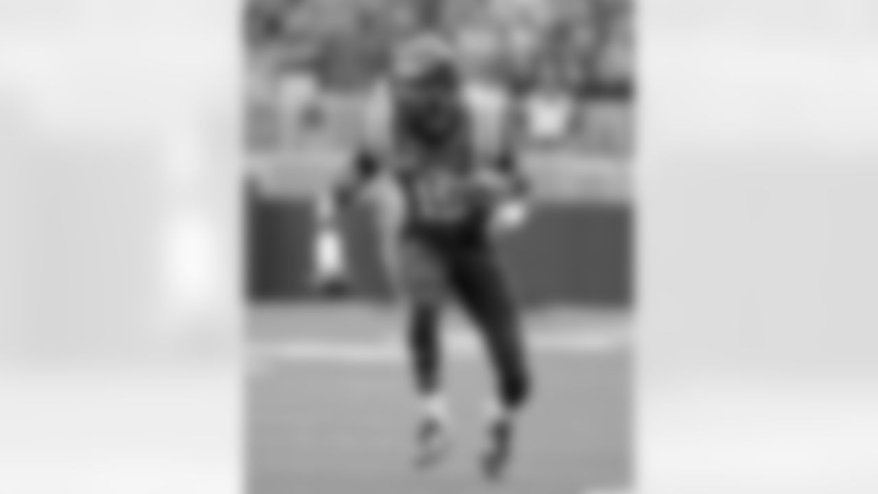 Round 6 - DB Derrick Jones (Mississippi)
