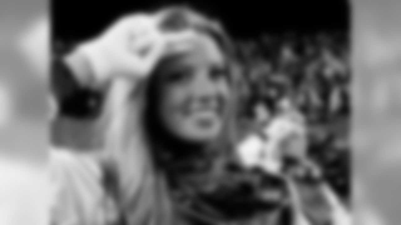 2009 Week 6 Jets vs Bills Flight Crew Photos