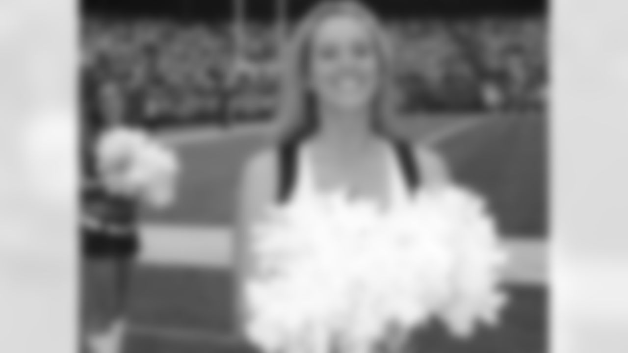 2009 Week 3 Jets vs Titans Flight Crew Photos