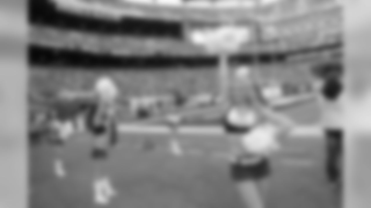 New York Jets Flight Crew: Jets vs Bills