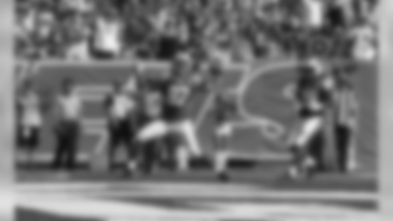 WR Eric Decker, who has dealt with a nagging hamstring injury since training camp, is listed as questionable on the injury report and head coach Rex Ryan said he will be a game-time decision. Also a game-time decision is fellow WR David Nelson, who suffered an ankle injury against the Lions on Sunday. Nelson, who said he couldn't walk without pain on Wednesday, was limited in practice on Friday.