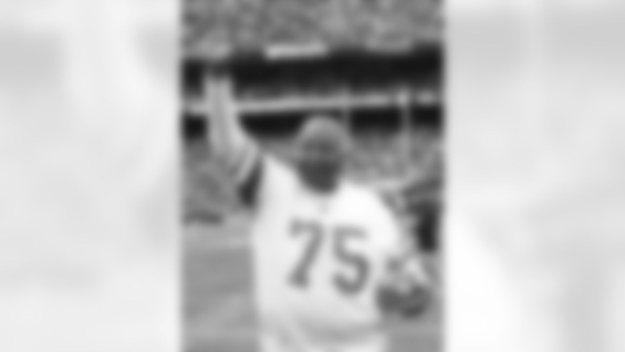 Winston Hill Photos
