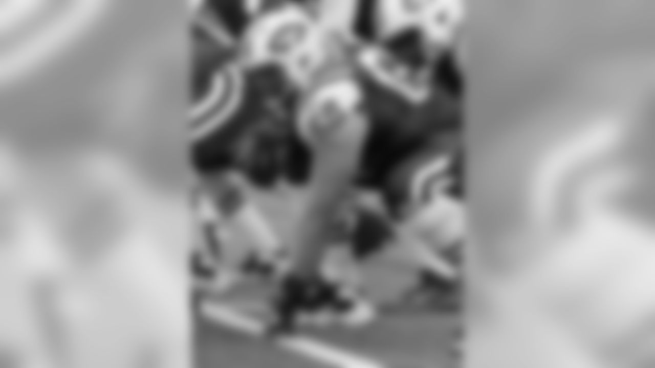 Matt Slauson Photos