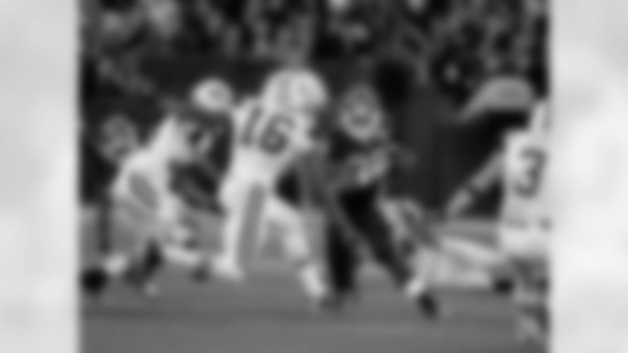 2009 Week 13 Jets at Bills Photos