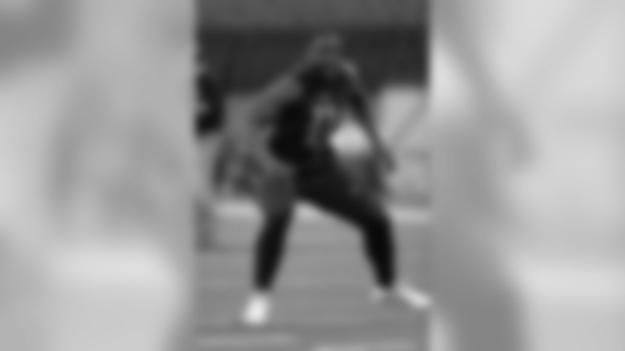 OT Cam Robinson, Alabama