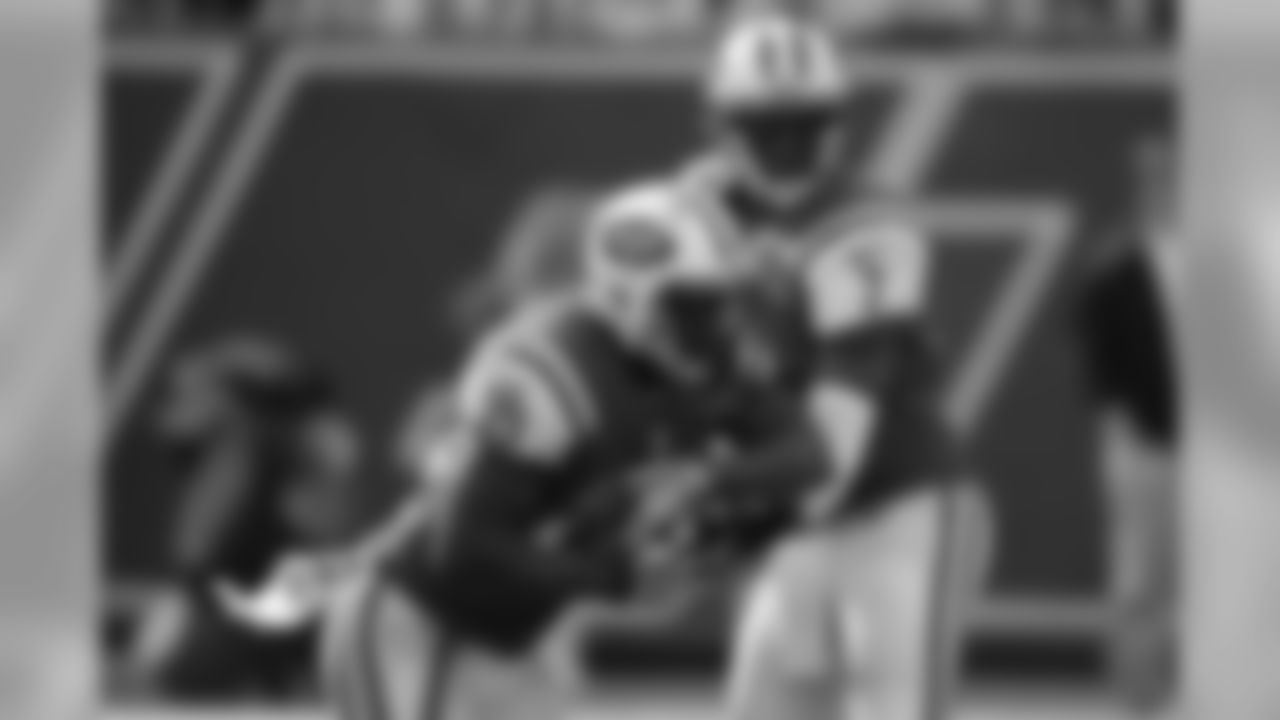 RB Bilal Powell, meanwhile, was not too much more effective. He only gained 30 yards on nine rushing attempts, although he did add another 20 yards receiving on three catches.