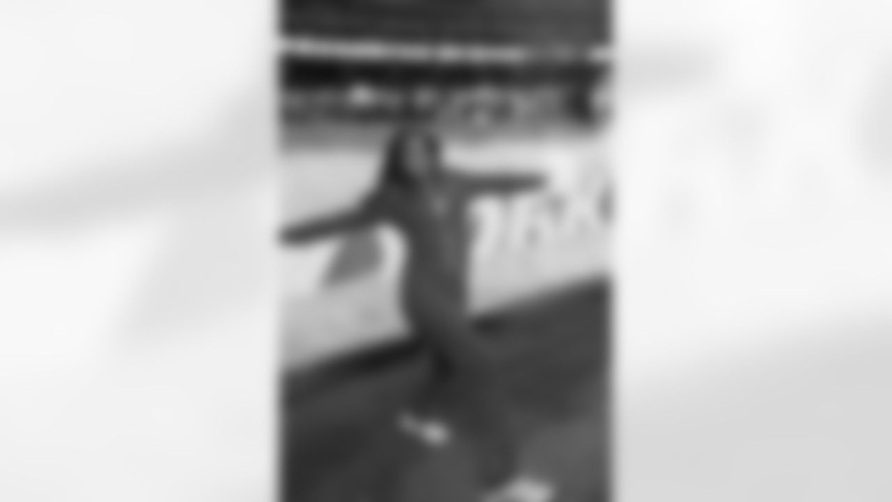 Chelsea D. -2011 Flight Crew Photos