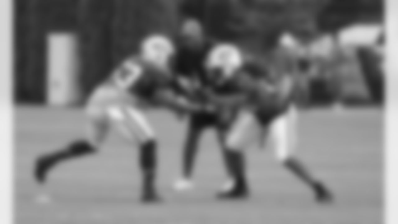 LBs Joe Mays and Jamari Lattimore