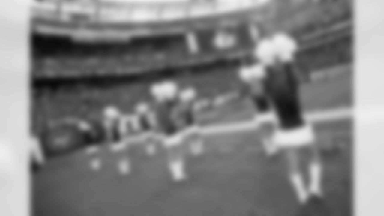 New York Jets Flight Crew: Jets vs Giants