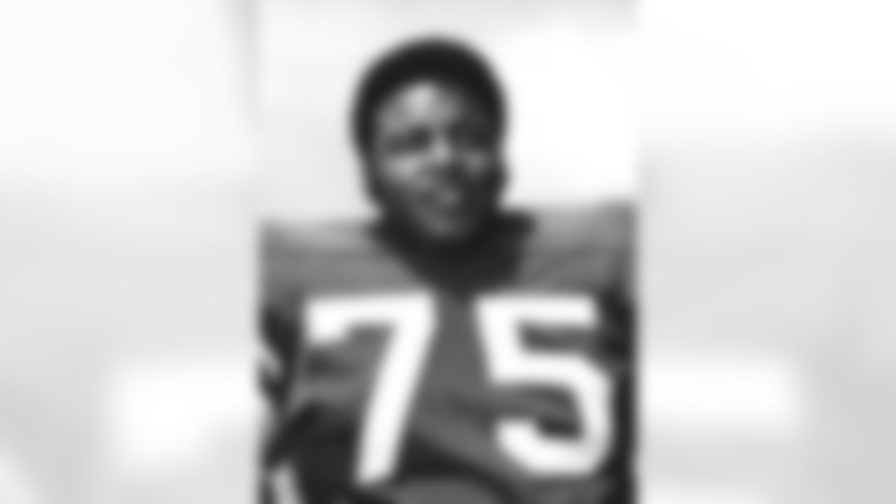 Winston Hill Photos
