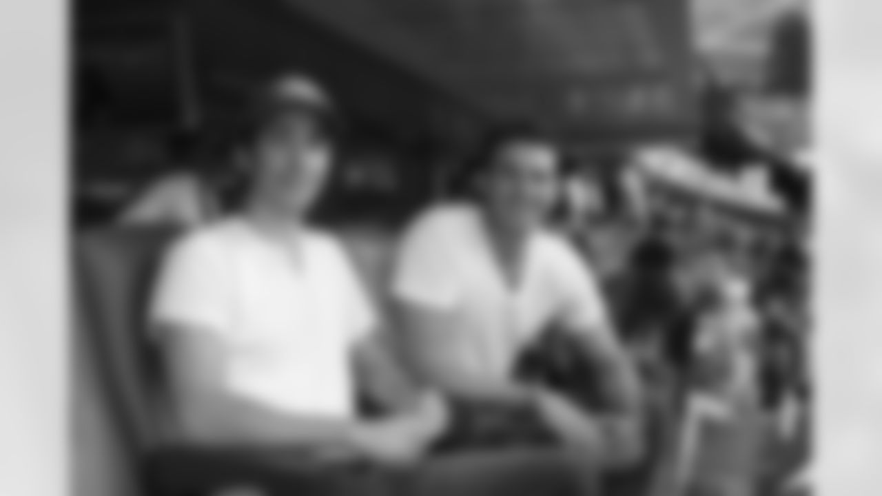 Actors Justin Long & Bryan Greenberg watch the Jets soar to victory from owner Woody Johnson's suite in the team's 18-17 Victory over the Tampa Bay Buccaneers