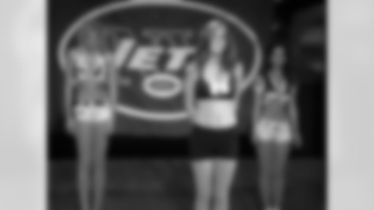 2009 Flight Crew Final Audition Photos