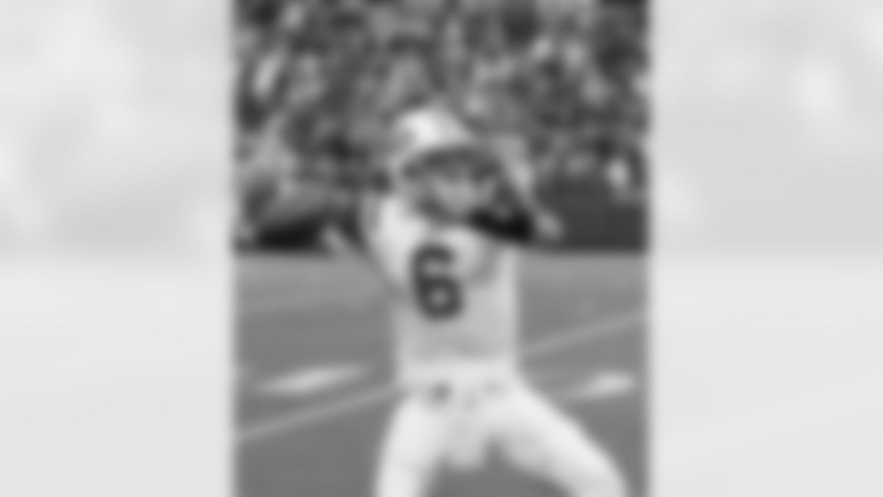 2010 Week 4 Jets at Bills Game Photos