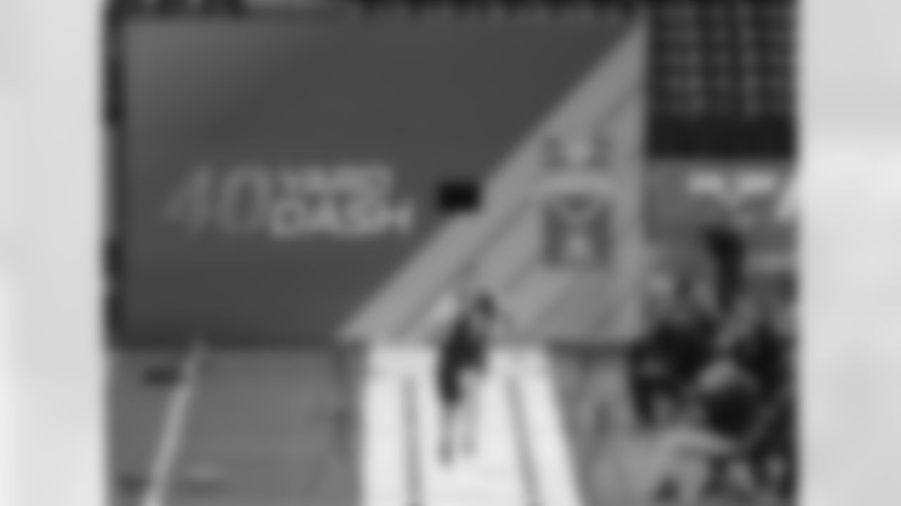 C Ryan Kelly, Alabama (6'4, 311)