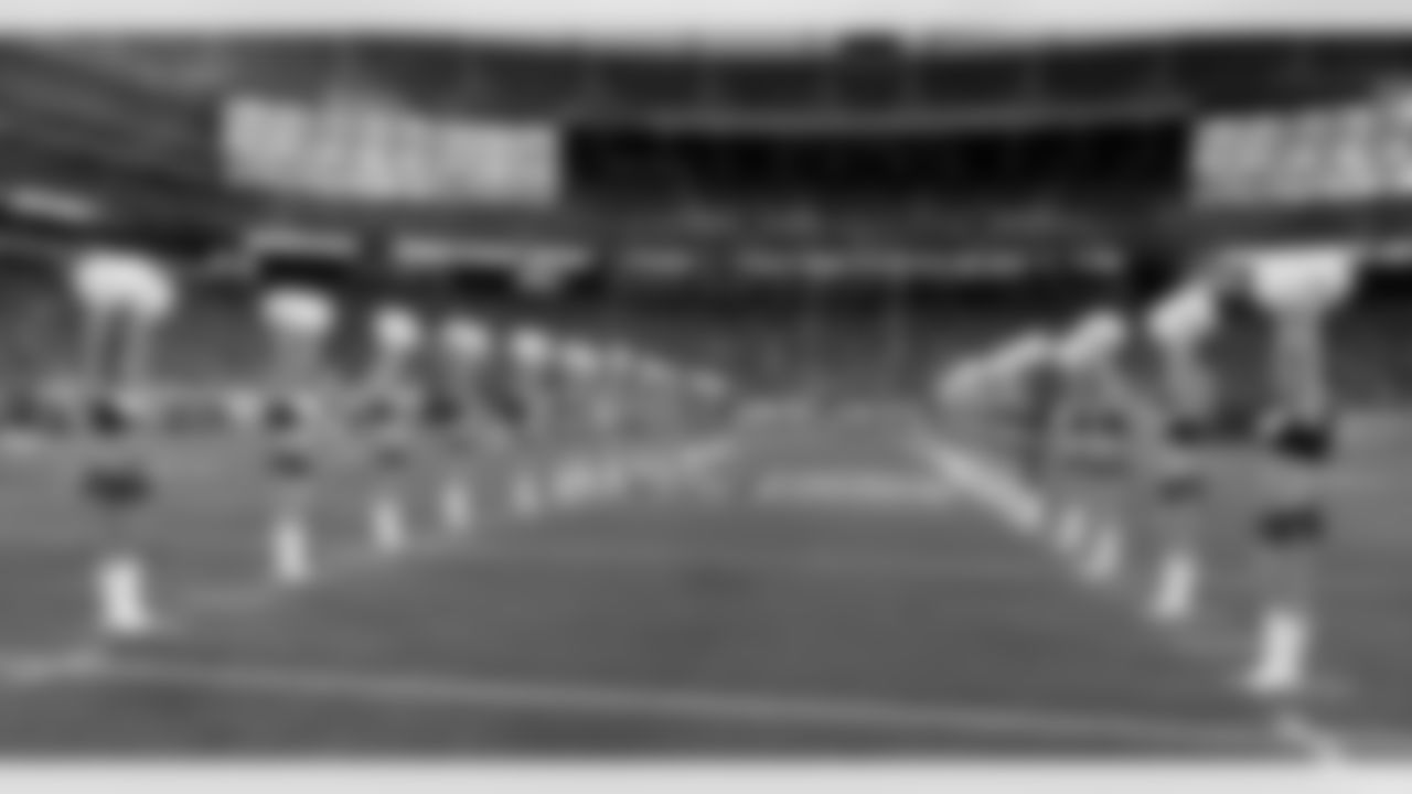 2011 Preseason Week 4 Jets vs Eagles Junior Flight Crew Photos