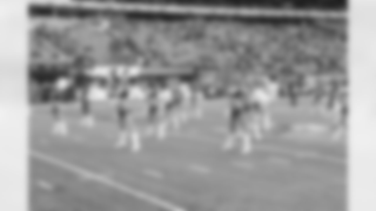 New York Jets Flight Crew: Jets vs Bills