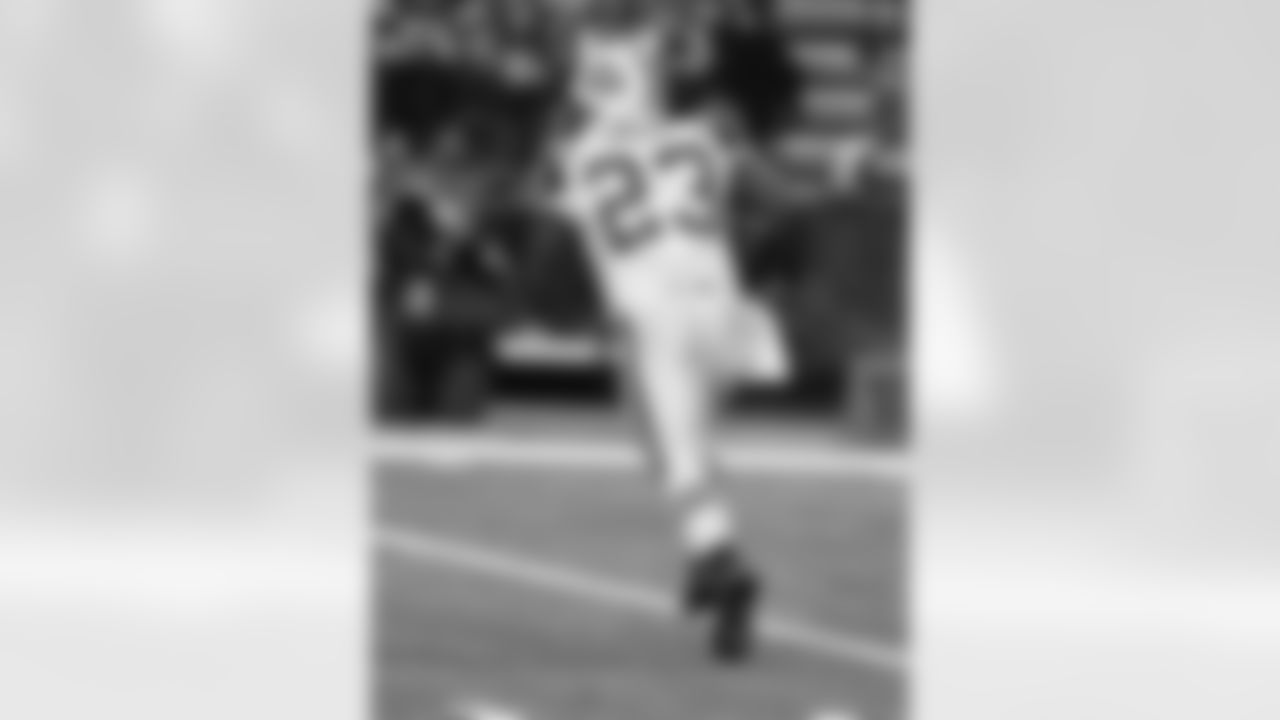 2009 Week 16 Jets at Colts Photos